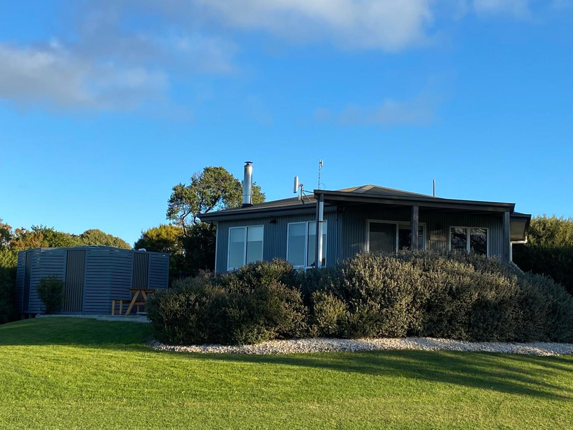Driftwood Villas Sandy Point Exterior photo